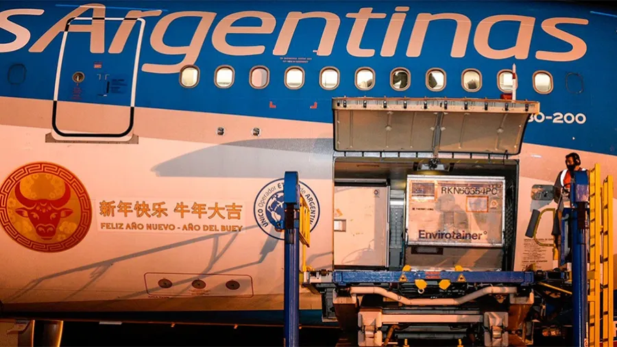 Con estas entregas, la Argentina superó los 57 millones de dosis recibidas. Con estas entregas, la Argentina superó los 57 millones de dosis recibidas.