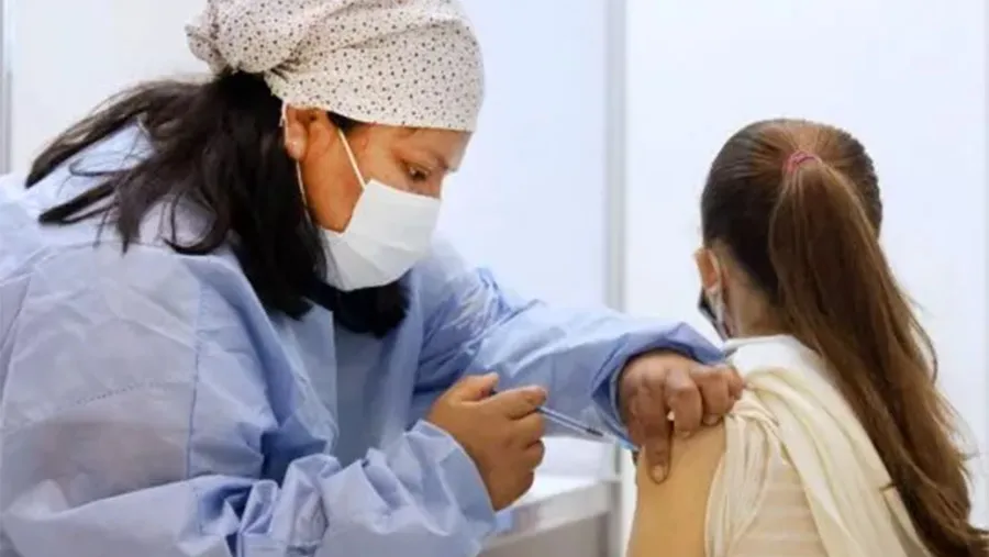 Los ministros y ministras de Salud del país reafirmaron el proceso de toma de decisión conjunta que llevó a la utilización de la vacuna Sinopharm en la población infantil. Los ministros y ministras de Salud del país reafirmaron el proceso de toma de decisión conjunta que llevó a la utilización de la vacuna Sinopharm en la población infantil.
