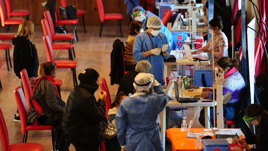 La Municipalidad intensifica sus esfuerzos para llegar con la vacunación a la mayor cantidad de personas. La Municipalidad intensifica sus esfuerzos para llegar con la vacunación a la mayor cantidad de personas.