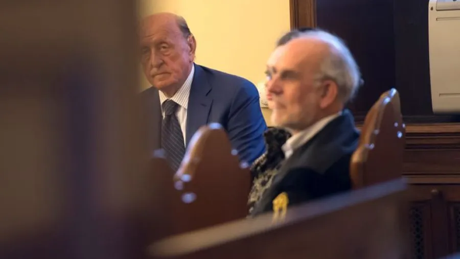 Condenaron al ex presidente del Banco del Vaticano a casi 9 años de prisión Condenaron al ex presidente del Banco del Vaticano a casi 9 años de prisión