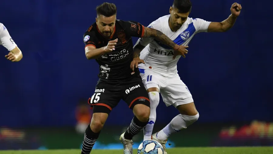 Superliga: Vélez y Huracán no se sacaron ventaja en Liniers Superliga: Vélez y Huracán no se sacaron ventaja en Liniers