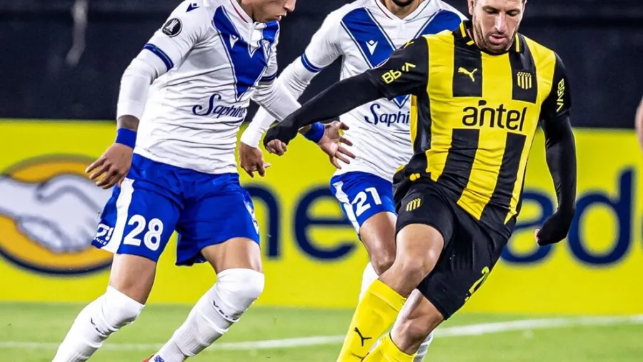 Vélez empató sin goles con Peñarol y clasificó desde el primer puesto a octavos de final Vélez empató sin goles con Peñarol y clasificó desde el primer puesto a octavos de final