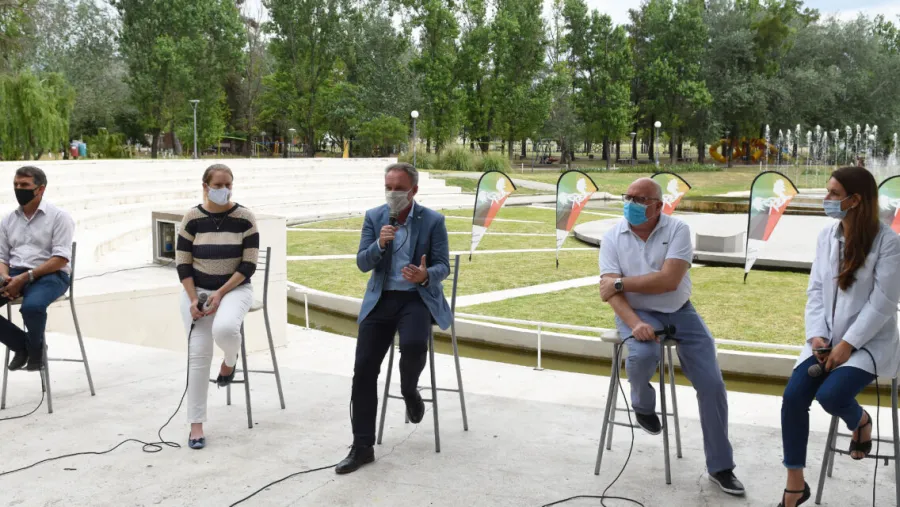 Darío Schneider presentó "Verano en la ciudad"