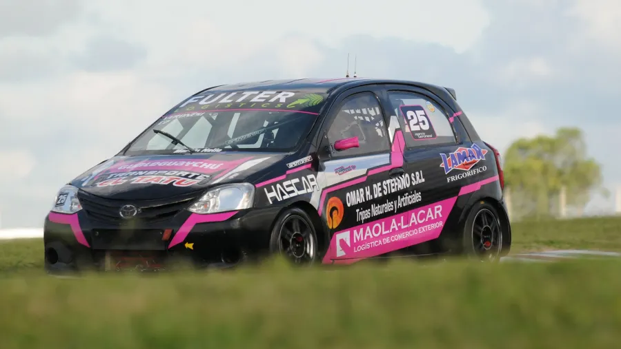 Turismo Nacional: Marco Veronessi hizo honor a su padre con una pole en Paraná Turismo Nacional: Marco Veronessi hizo honor a su padre con una pole en Paraná