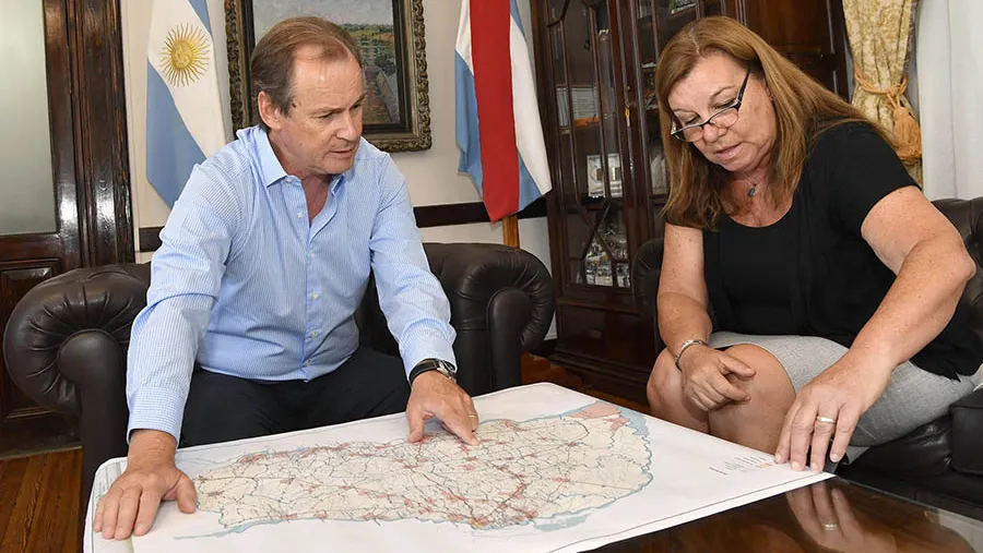 El gobernador Gustavo Bordet analizó con la titular de Vialidad el plan de obras de esa cartera y que se pretende aplicar en el período 2020-2024. El gobernador Gustavo Bordet analizó con la titular de Vialidad el plan de obras de esa cartera y que se pretende aplicar en el período 2020-2024.