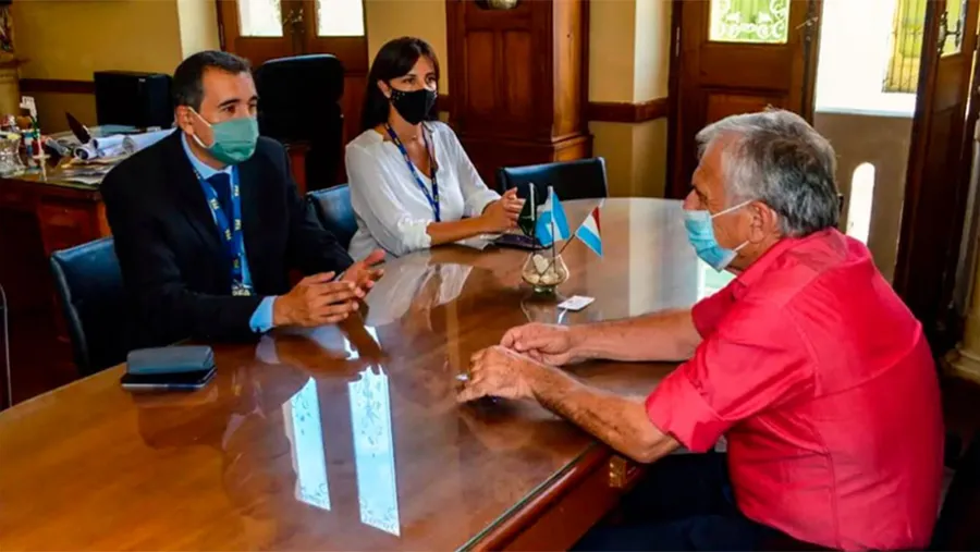 El jueves pasado autoridades de la Policía Federal Argentina se reunieron con el intendente de Victoria ante la inminente apertura del Juzgado Federal en esa jurisdicción, prevista para el 1° de abril. El jueves pasado autoridades de la Policía Federal Argentina se reunieron con el intendente de Victoria ante la inminente apertura del Juzgado Federal en esa jurisdicción, prevista para el 1° de abril.