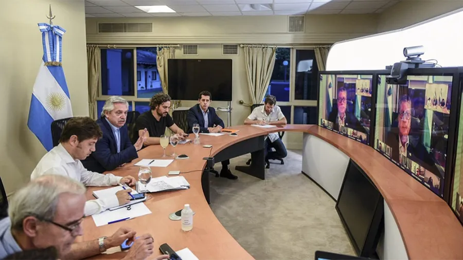 El Presidente dialogó con los gobernadores de manera personal y con otros por videoconferencia para analizar si se extenderá o no la cuarentena por el coronavirus. El Presidente dialogó con los gobernadores de manera personal y con otros por videoconferencia para analizar si se extenderá o no la cuarentena por el coronavirus.