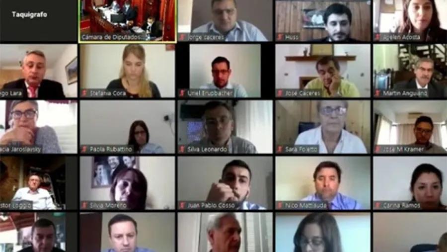 Los diputados provinciales de la UCR junto al Comité de su partido, cuestionaron que en la última sesión de la Cámara Baja (que fue virtual) no se haya aprobado la interpelación a la ministra de Gobierno y Justicia, Rosario Romero, por el femicidio de Fátima Acevedo. Los diputados provinciales de la UCR junto al Comité de su partido, cuestionaron que en la última sesión de la Cámara Baja (que fue virtual) no se haya aprobado la interpelación a la ministra de Gobierno y Justicia, Rosario Romero, por el femicidio de Fátima Acevedo.