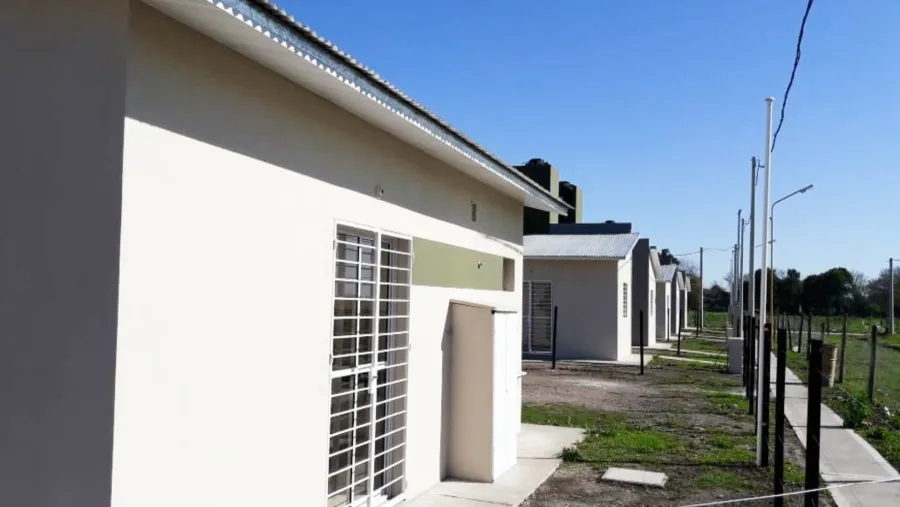 Sortearon las ubicaciones de 21 viviendas para docentes de Gualeguaychú Sortearon las ubicaciones de 21 viviendas para docentes de Gualeguaychú