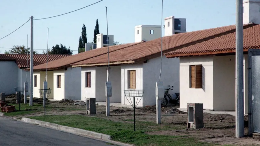 La provincia adjudicó viviendas para cuatro localidades entrerrianas La provincia adjudicó viviendas para cuatro localidades entrerrianas