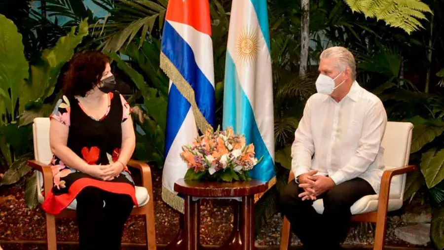 Carla Vizzotti con Díaz-Canel en Cuba Carla Vizzotti con Díaz-Canel en Cuba