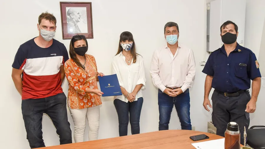 Zavallo entrega subsidio Bomberos Viale Zavallo entrega subsidio Bomberos Viale