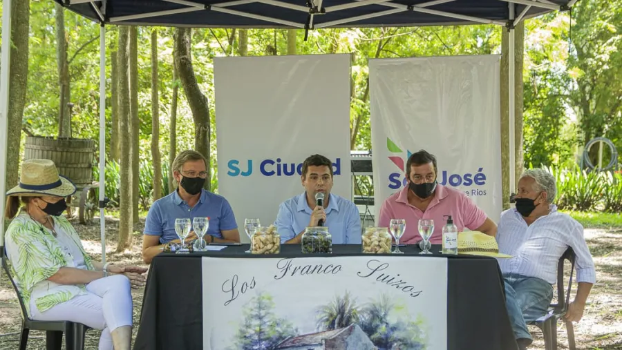 Bastian junto a Los Franco Suizos Bastian junto a Los Franco Suizos