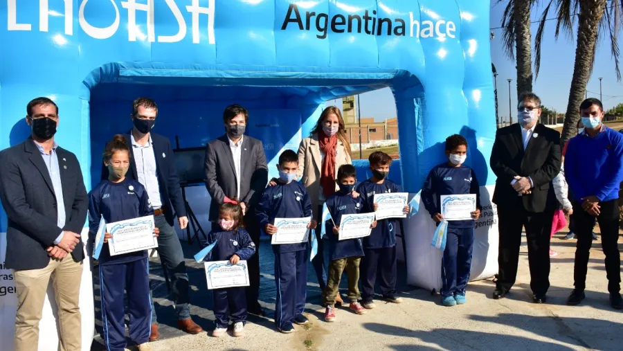 Niños celebraron el 9 de Julio comprometiéndose a cuidar el agua y el ambiente Niños celebraron el 9 de Julio comprometiéndose a cuidar el agua y el ambiente