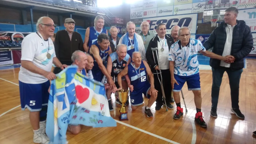 El Campeonato Panamericano de Maxibásquet conoció a sus primeros campeones El Campeonato Panamericano de Maxibásquet conoció a sus primeros campeones