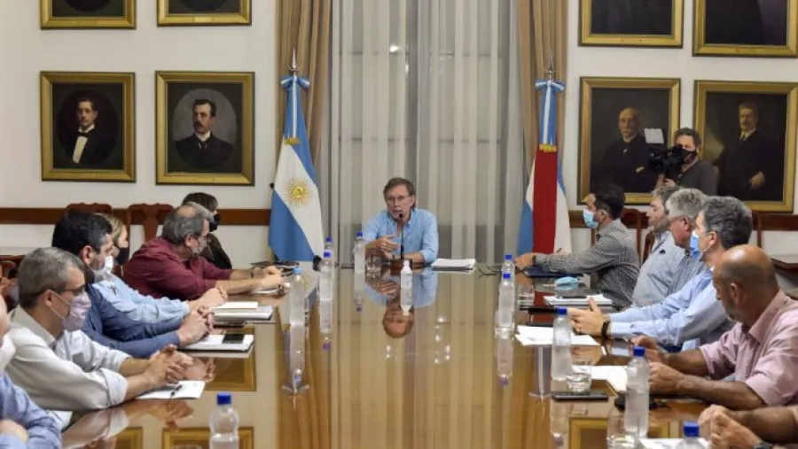 El gobierno y la Mesa de Enlace avanzaron en una agenda para el desarrollo del sector El gobierno y la Mesa de Enlace avanzaron en una agenda para el desarrollo del sector