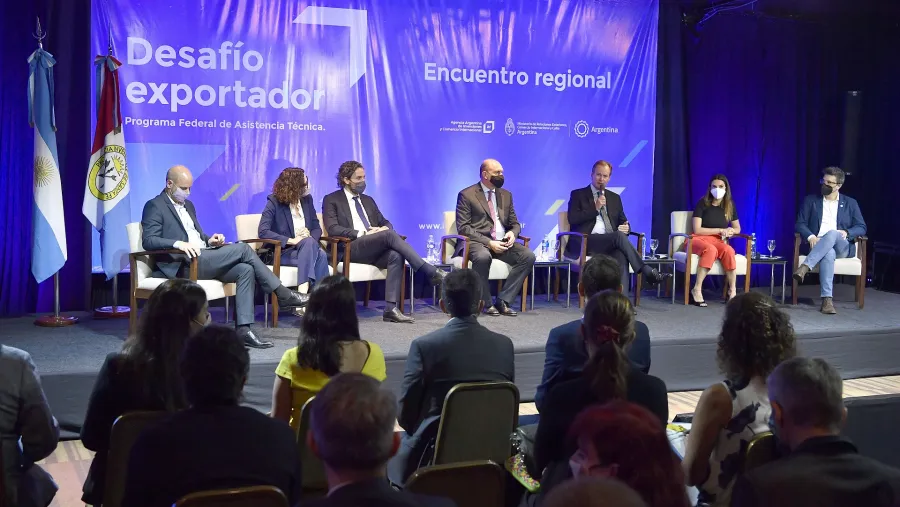 Bordet expuso las estrategias de la provincia para incrementar las exportaciones Bordet expuso las estrategias de la provincia para incrementar las exportaciones
