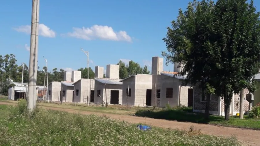 Trabajan en nuevas soluciones habitacionales para Basavilbaso y Los Charrúas Trabajan en nuevas soluciones habitacionales para Basavilbaso y Los Charrúas