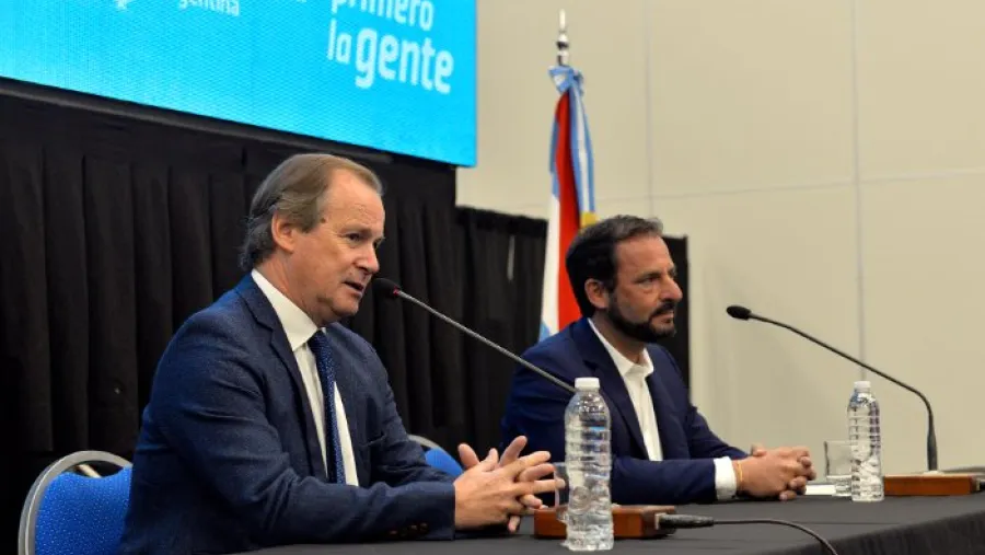 Bordet llamó a generar un desarrollo portuario que potencie la economía de las provincias Bordet llamó a generar un desarrollo portuario que potencie la economía de las provincias