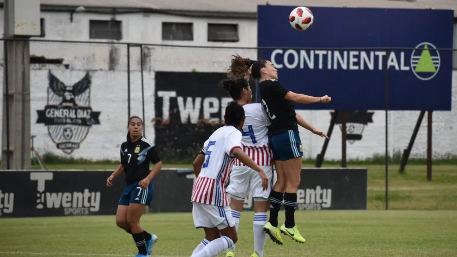 Fútbol: con entrerrianas en cancha, la selección argentina femenina ganó en Asunción Fútbol: con entrerrianas en cancha, la selección argentina femenina ganó en Asunción