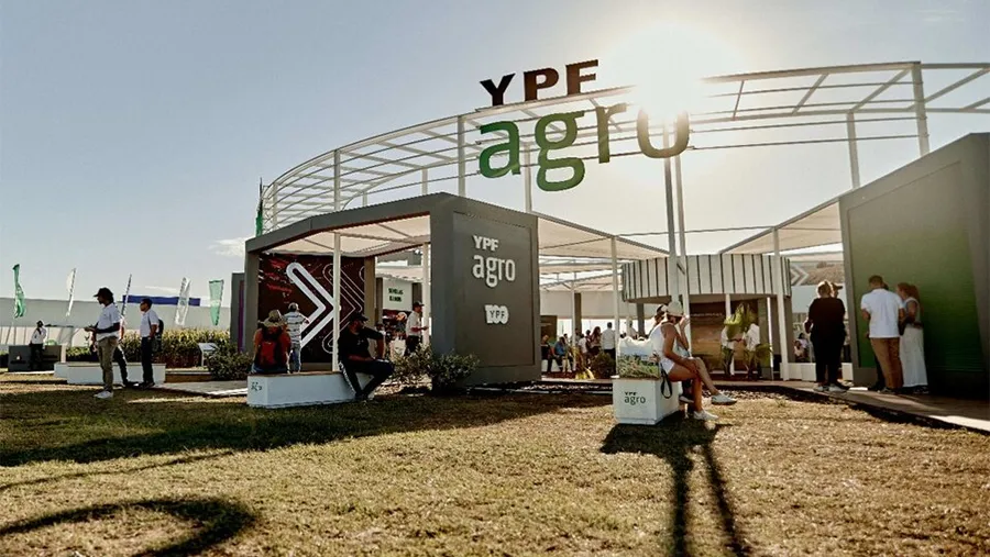 La división de negocios de la petrolera estatal YPF opera desde 2001 en el mercado de insumos agrícolas y en el expendio de combustibles para los productores agropecuarios. La división de negocios de la petrolera estatal YPF opera desde 2001 en el mercado de insumos agrícolas y en el expendio de combustibles para los productores agropecuarios.