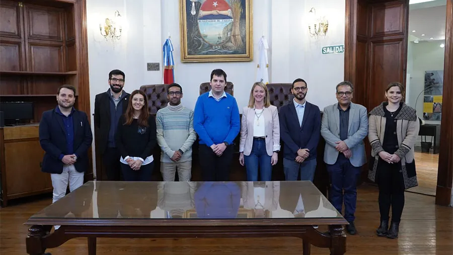 La viceintendenta, Andrea Zoff, recibió a una delegación de la Filial Entre Ríos de la Fundación Universitaria del Río de la Plata. La viceintendenta, Andrea Zoff, recibió a una delegación de la Filial Entre Ríos de la Fundación Universitaria del Río de la Plata.