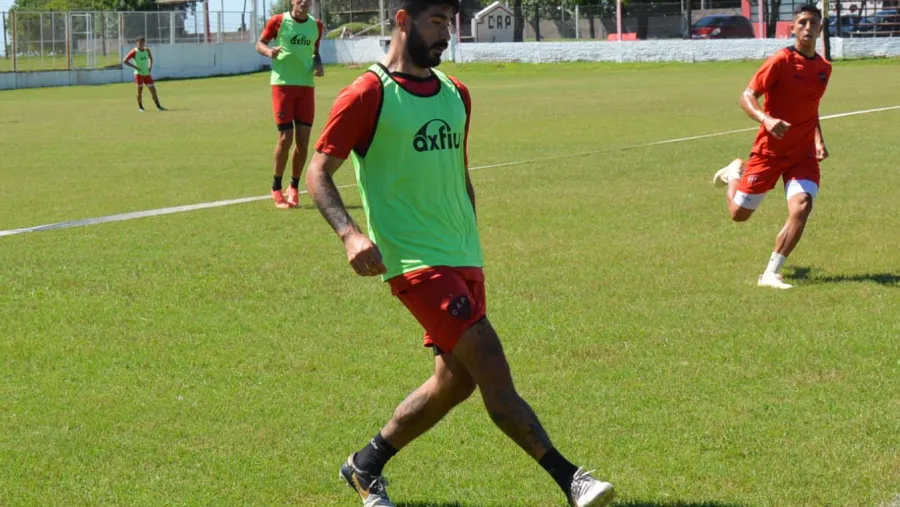 Brian Nievas en un entrenamiento de Patronato.